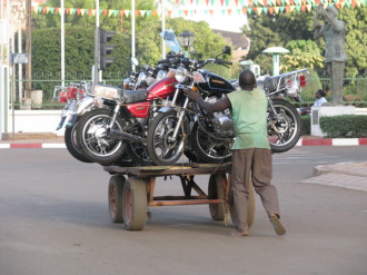 01 Comment Transporter Seul Une Petite Dizaine De Motos